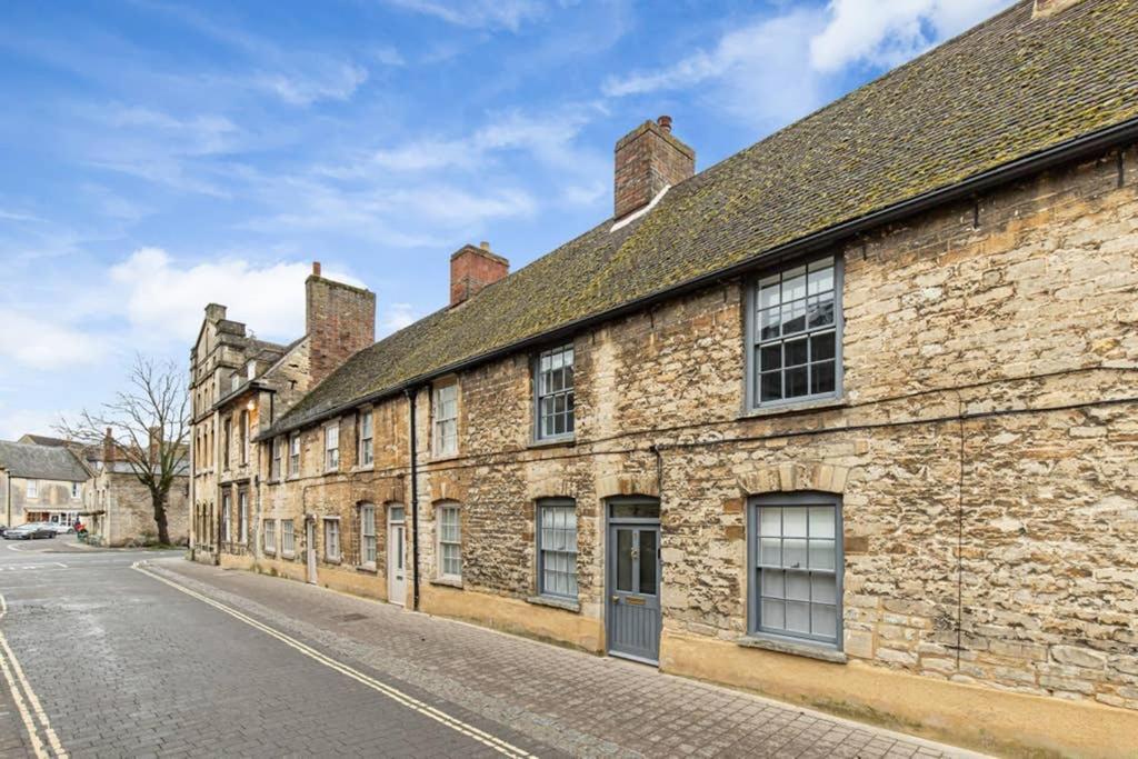 Oxfordshire Living - The Bowler Hat Cottage - Вудсток Экстерьер фото